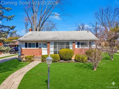 17220 W 13 Mile Rd, Beverly Hills, MI 48025