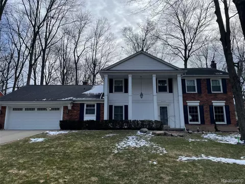 33629 Colony Park Dr, Farmington Hills, MI 48331