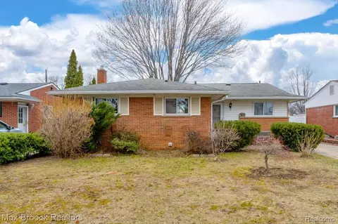 15447 Rudland St, Roseville, MI 48066