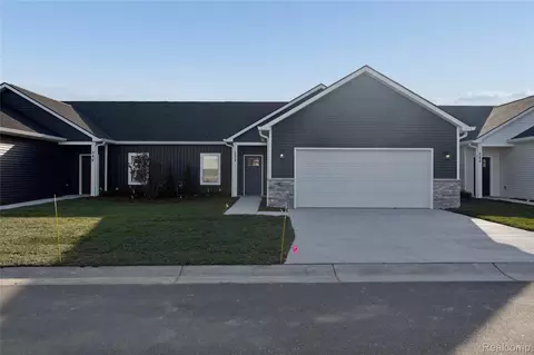 232 Marion Oaks Dr, Marion, MI 48843