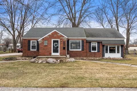 23340 Joy St, Saint Clair Shores, MI 48082