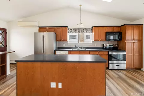 Kitchen - 632 Dorbert Dr, Waterloo, MI 49259 photo 3 of 3