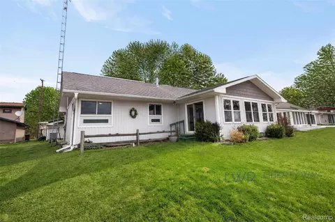 Exterior - 632 Dorbert Dr, Waterloo, MI 49259 photo 3 of 5