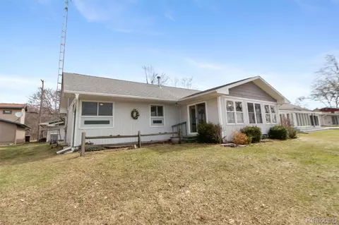 Exterior - 632 Dorbert Dr, Waterloo, MI 49259 photo 6 of 7