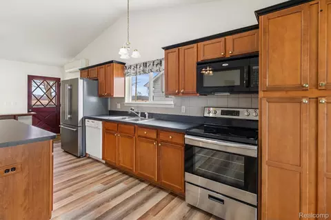 Kitchen - 632 Dorbert Dr, Waterloo, MI 49259 photo 1 of 3