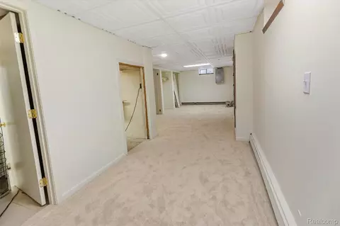 Entry Way - 632 Dorbert Dr, Waterloo, MI 49259 photo 2 of 2