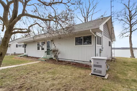 Exterior - 632 Dorbert Dr, Waterloo, MI 49259 photo 3 of 7