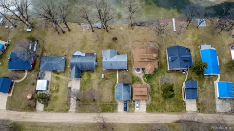 View/Area - 632 Dorbert Dr, Waterloo, MI 49259 photo 4 of 7