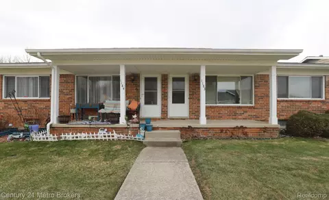 1184 Normandy Terrace Dr, Flint, MI 48532