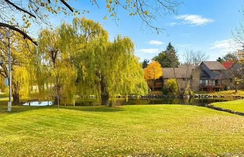 5525 Woodland Ct, West Bloomfield, MI 48322