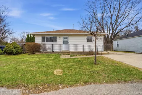 3197 Crooks Rd, Rochester Hills, MI 48309