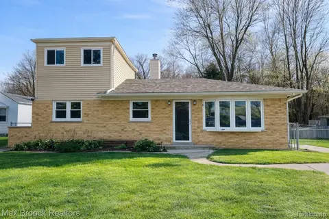 23330 Duprey St, Macomb, MI 48042