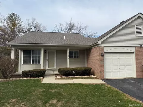 19335 Mandarin Dr, Roseville, MI 48066