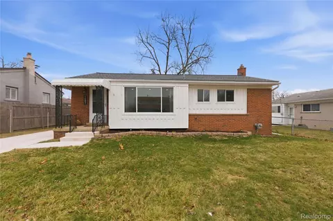 1087 N Stephen Ave, Clawson, MI 48017