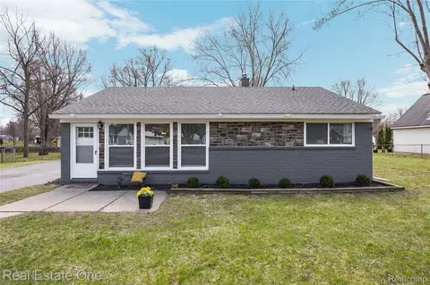 4913 Rioview Dr, Independence, MI 48346