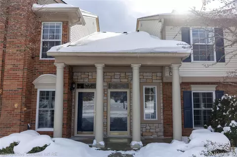 3645 Oakmonte Blvd, Oakland, MI 48306