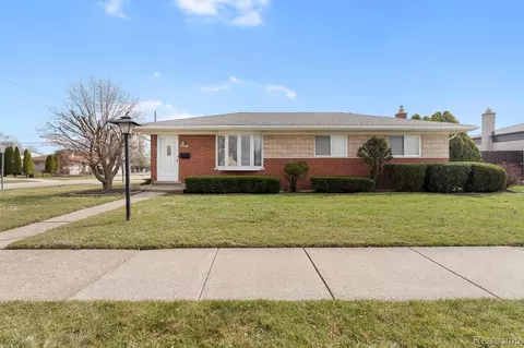 15409 Westlake St, Taylor, MI 48180
