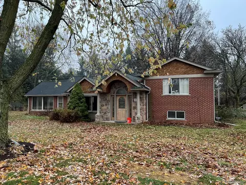 48441 N Territorial Rd, Plymouth, MI 48170