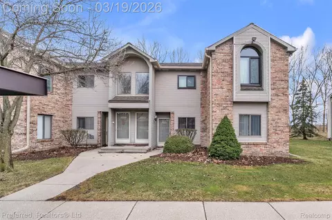 42751 Lilley Pointe Dr, Canton, MI 48187