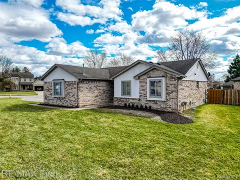 46788 Peach Grove Ave, Macomb, MI 48044