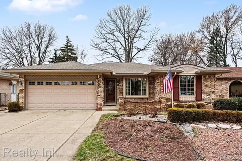 42235 Sycamore Dr, Sterling Heights, MI 48313