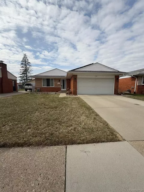1109 Kenilworth Pl, Clawson, MI 48017