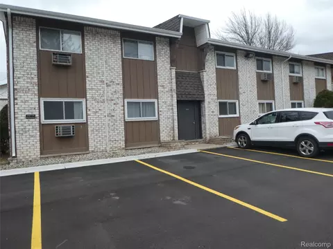 7482 Woodview St #4, Westland, MI 48185