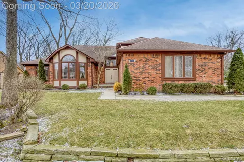 1651 Redbud Dr, Troy, MI 48098