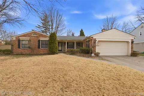 17524 Park St, Livonia, MI 48152