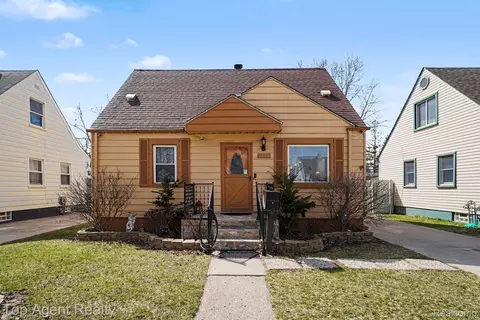 2135 Regina Ave, Lincoln Park, MI 48146