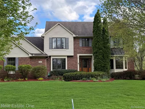 5045 Ashford Rd, Independence, MI 48348