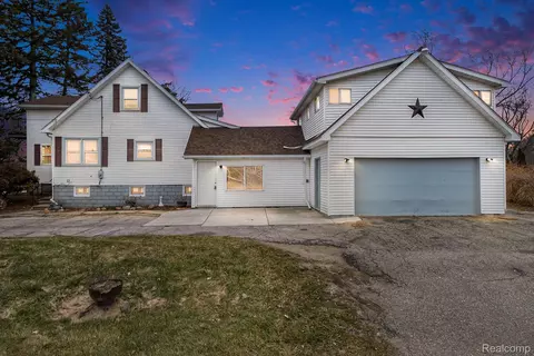 4138 Lapeer Rd, Burton, MI 48509