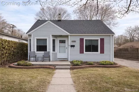 125 E 13 Mile Rd, Royal Oak, MI 48073