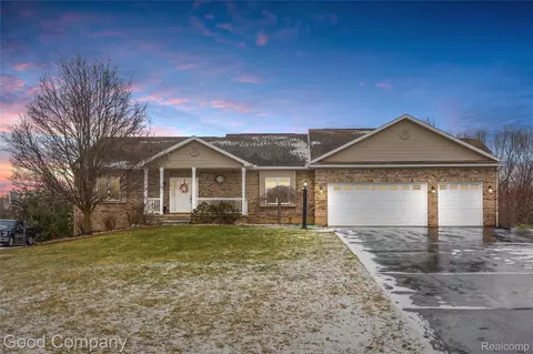 7526 Summer Breeze Trl, Oceola, MI 48843