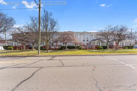 2237 3rd St, Wyandotte, MI 48192
