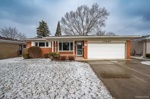 13443 Haupt Dr, Warren, MI 48088