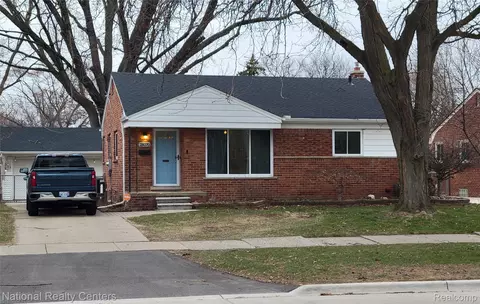 28070 W Chicago St, Livonia, MI 48150