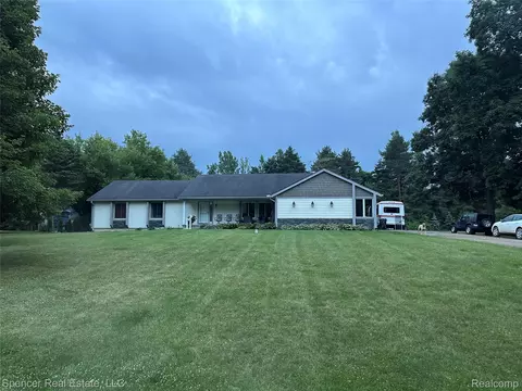 5049 Smokey Hollow Ln, Village Of Clarkston, MI 48348