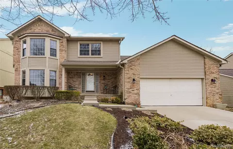 1874 Rothbury Dr, Wixom, MI 48393