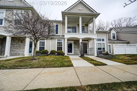 25703 Maritime Cir N, Harrison, MI 48045