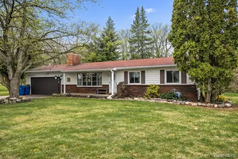 7192 Torrey Rd, Mundy, MI 48473