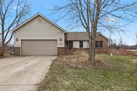 3932 Thomas Rd, Oxford, MI 48371