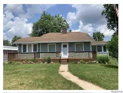 1136 Michigan Ave, Adrian, MI 49221