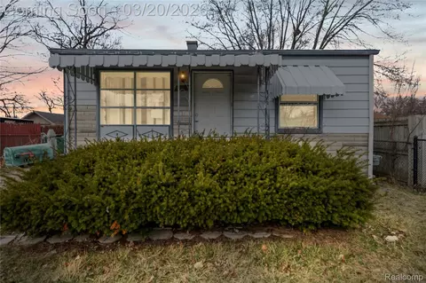 11033 Continental Ave, Warren, MI 48089