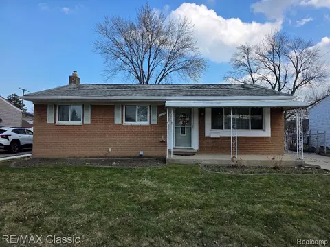 26574 Collingwood St, Roseville, MI 48066