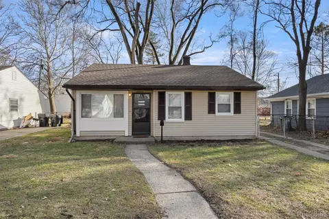 10101 Albany St, Oak Park, MI 48237