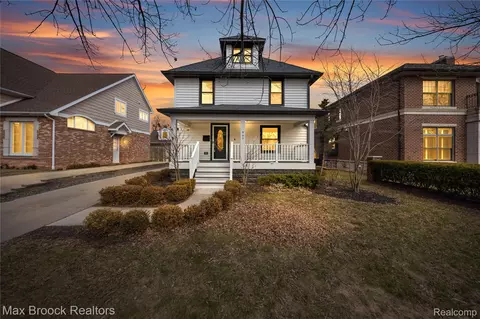 967 Ann St, Birmingham, MI 48009