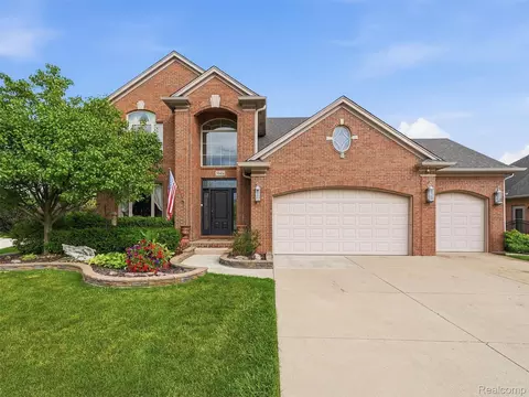 50414 Greycoat Ln, Macomb, MI 48044