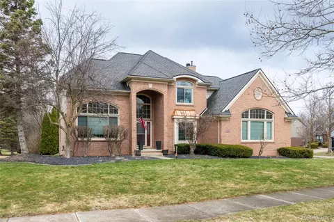 22426 Moorgate St, Novi, MI 48374