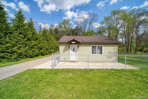 4849 Wolf Lake Rd, Grass Lake, MI 49240